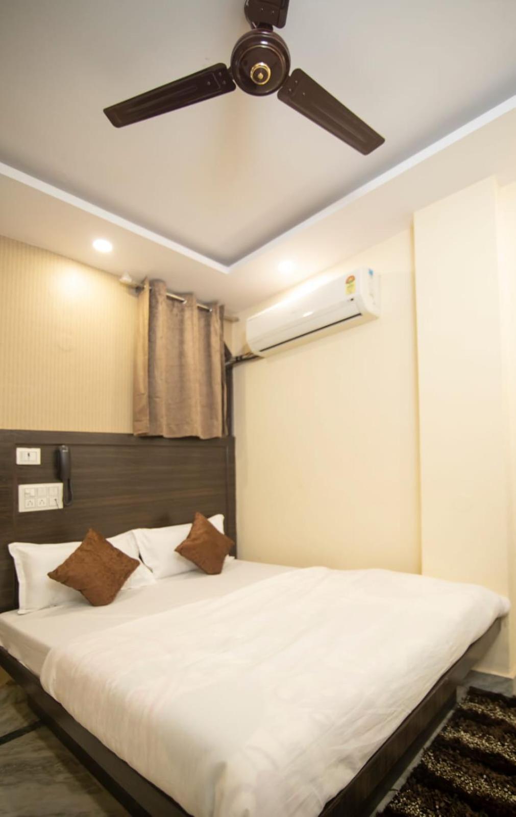 Deluxe Room Non-View