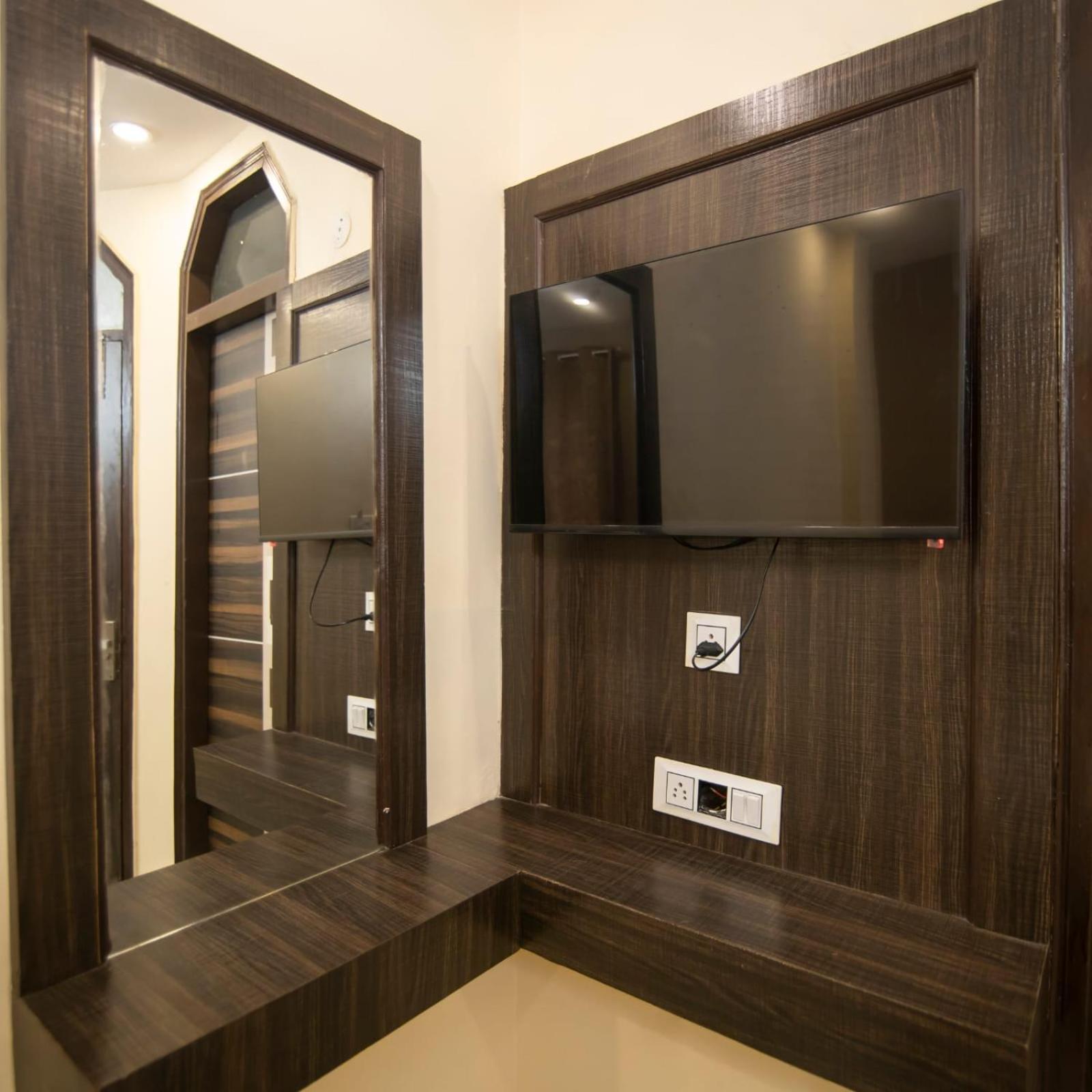 Deluxe Room Non-View